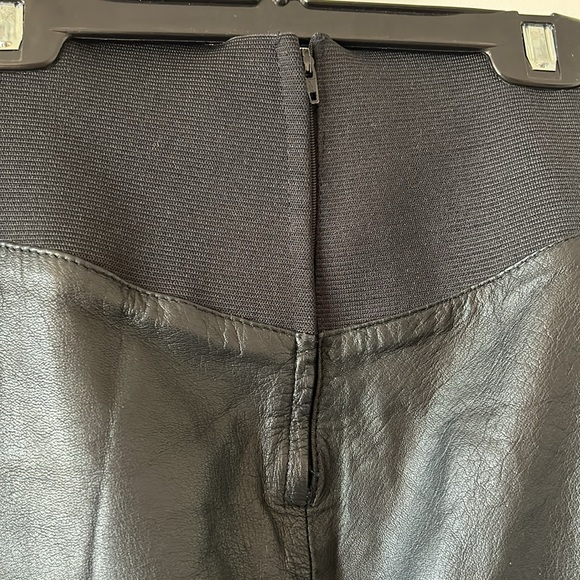 Vintage black genuine leather skirt - Picture 3 of 3